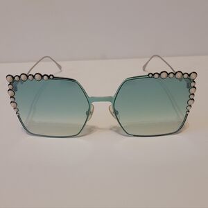 FENDI Studs Sunglasses